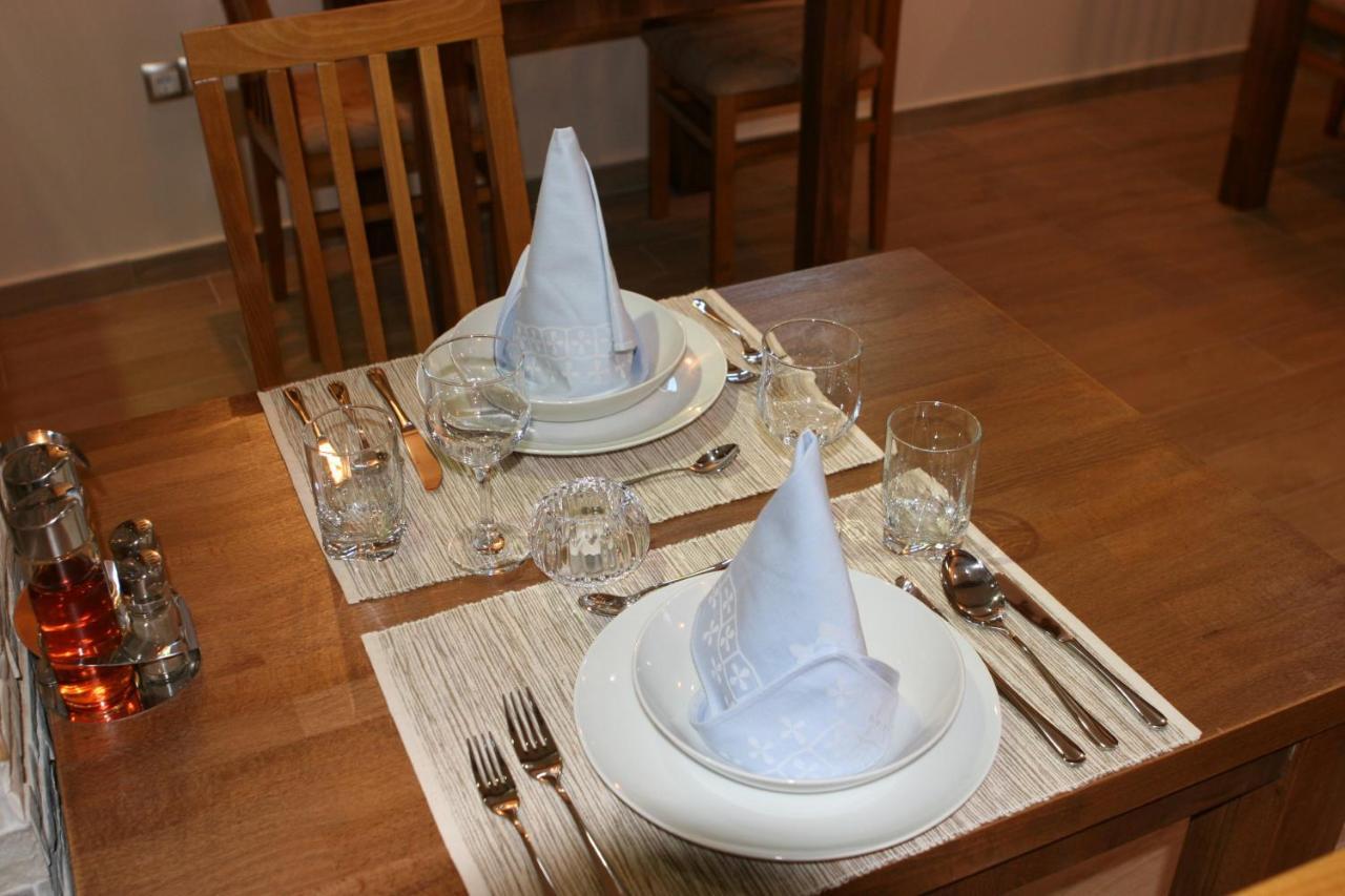 Millenium House 1 Bed & Breakfast Jezerce Eksteriør bilde