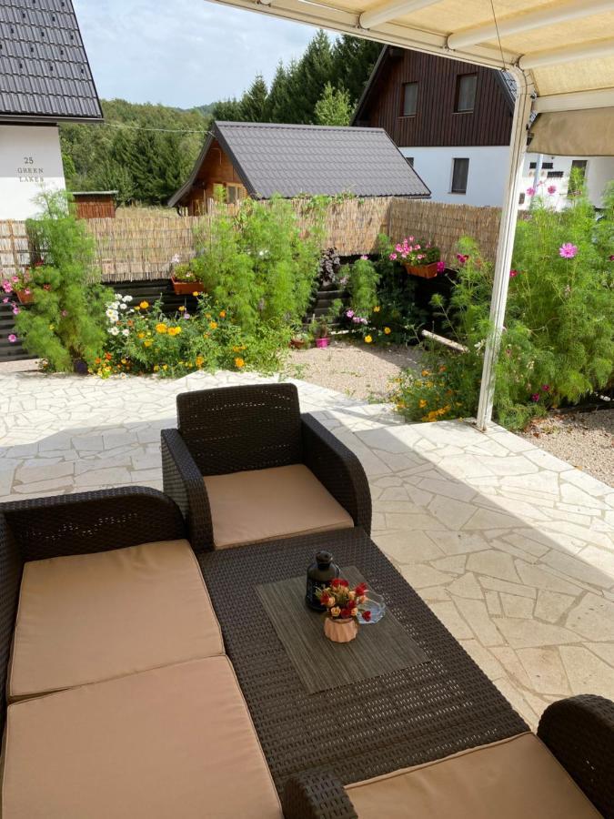 Millenium House 1 Bed & Breakfast Jezerce Eksteriør bilde